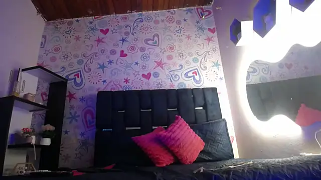 KOURTNEY-- online show from 8, 3, 2025