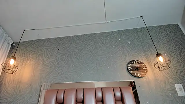 KOURTNEY-- online show from 14, 11, 2025