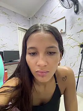 Snapshot of Carohorny4u chatting on 17, 12, 2025 Carohorny4u online show from 17, 12, 2025