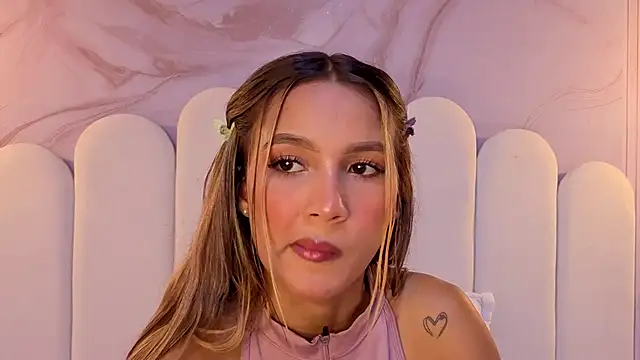 Snapshot of Carohorny4u chatting on 29, 5, 2026 Carohorny4u online show from 29, 5, 2026