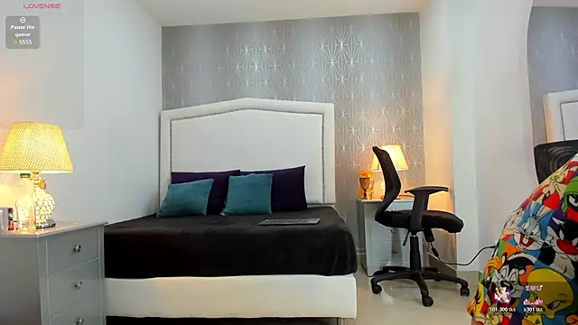 Snapshot of _Peach1_ chatting on 17, 12, 2025 Peach1 online show from 17, 12, 2025