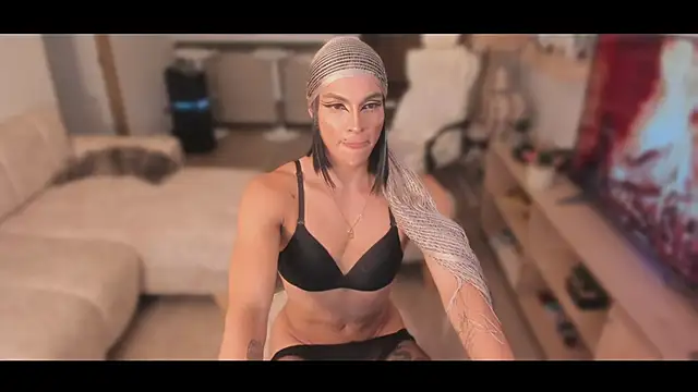 MisscharlotteK online show from 16, 4, 2026