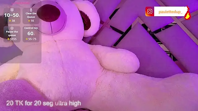 Snapshot of paulette_dupont chatting on 17, 11, 2025 paulette dupont online show from 17, 11, 2025