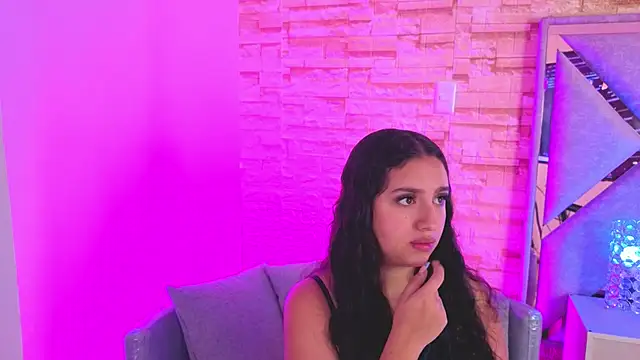 Snapshot of paulette_dupont chatting on 4, 2, 2026 paulette dupont online show from 4, 2, 2026