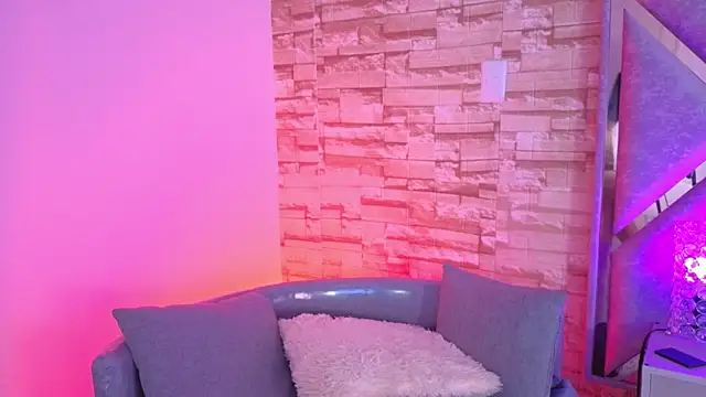 Snapshot of paulette_dupont chatting on 8, 2, 2026 paulette dupont online show from 8, 2, 2026