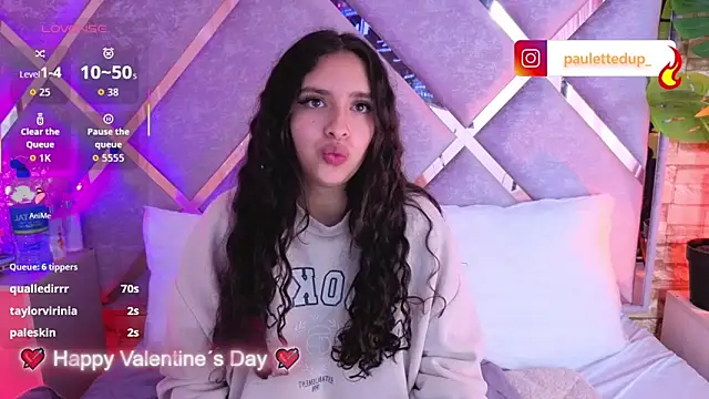 Snapshot of paulette_dupont chatting on 15, 2, 2026 paulette dupont online show from 15, 2, 2026