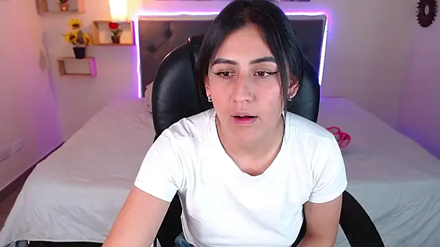 Snapshot of mia_aira chatting on 6, 12, 2024 mia aira online show from 6, 12, 2024