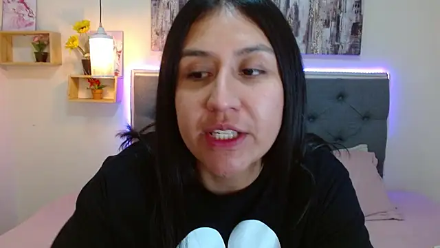Snapshot of mia_aira chatting on 12, 9, 2025 mia aira online show from 12, 9, 2025