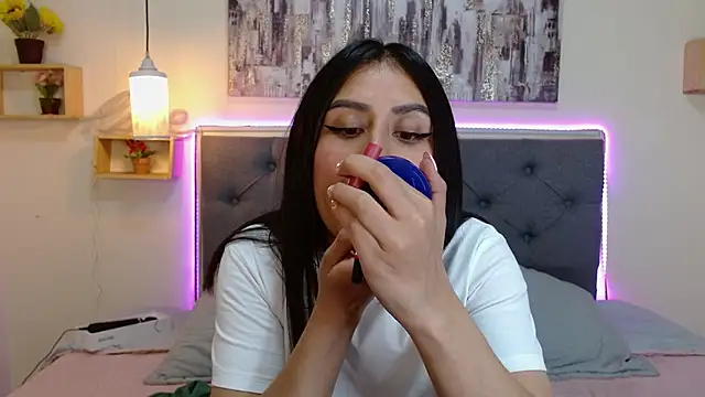 Snapshot of mia_aira chatting on 2, 10, 2025 mia aira online show from 2, 10, 2025