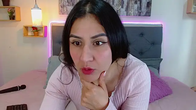 mia aira online show from 22, 11, 2025