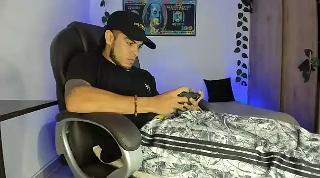 Snapshot of mikee_scooth chatting on 9, 3, 2025 mikee scooth online show from 9, 3, 2025