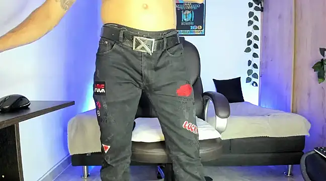 Snapshot of mikee_scooth chatting on 12, 3, 2025 mikee scooth online show from 12, 3, 2025