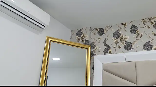 AlizonMoreti online show from 16, 10, 2025