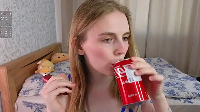 Snapshot of HalieCross chatting on 1, 3, 2025 HalieCross online show from 1, 3, 2025