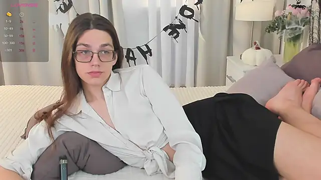 Alfreda Mills online show from 29, 10, 2025