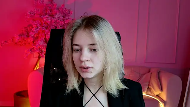 TinaDavil online show from 2, 12, 2025