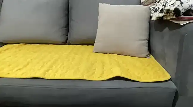 4small4inchlol online show from 25, 1, 2025