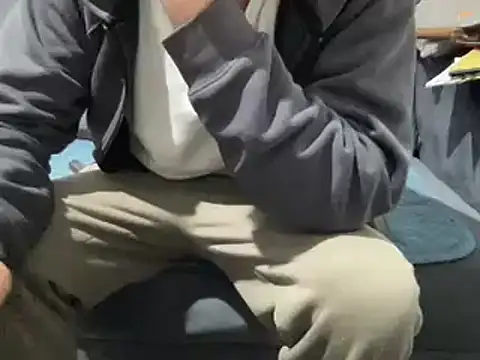 4small4inchlol online show from 28, 2, 2025