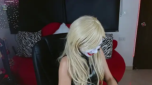 Carolaine69  online show from 28, 1, 2025