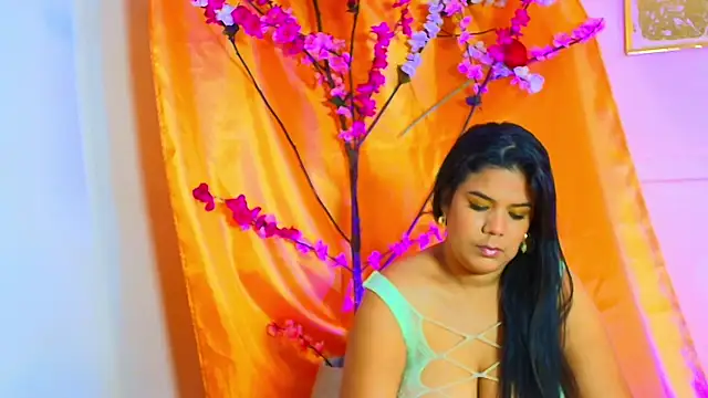 Snapshot of almendraevans chatting on 27, 9, 2025 almendraevans online show from 27, 9, 2025