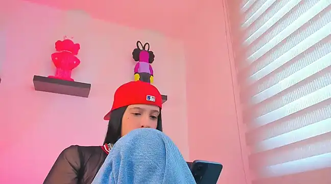 Snapshot of Gangster_Girl chatting on 14, 12, 2024 Gangster Girl online show from 14, 12, 2024