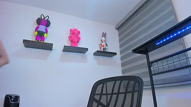 Gangster Girl online show from 21, 12, 2025