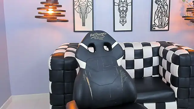 SARAFOXX  online show from 8, 12, 2024