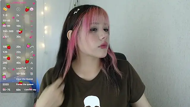 Snapshot of mixie_cute chatting on 22, 12, 2024 mixie cute online show from 22, 12, 2024