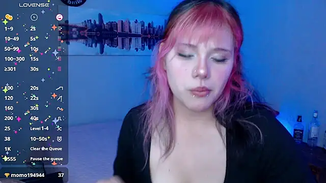 Snapshot of mixie_cute chatting on 7, 3, 2025 mixie cute online show from 7, 3, 2025