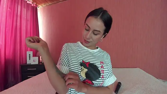 Snapshot of EmiGomez_ chatting on 5, 3, 2025 EmiGomez online show from 5, 3, 2025