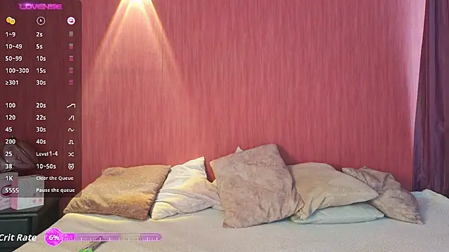 Snapshot of EmiGomez_ chatting on 15, 9, 2025 EmiGomez online show from 15, 9, 2025