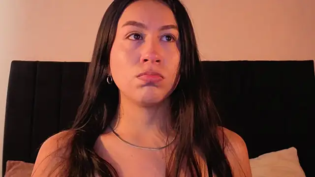 EmiGomez  online show from 10, 11, 2025