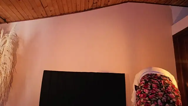 EmiGomez  online show from 17, 11, 2025