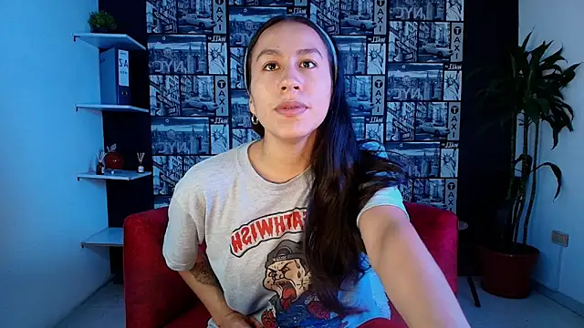 Snapshot of EmiGomez_ chatting on 23, 3, 2026 EmiGomez online show from 23, 3, 2026