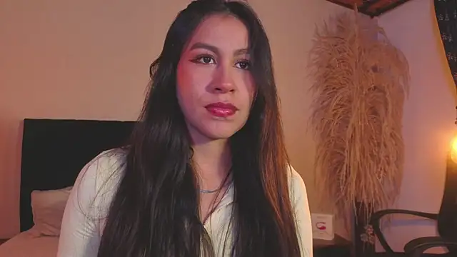 Snapshot of EmiGomez_ chatting on 5, 7, 2026 EmiGomez online show from 5, 7, 2026