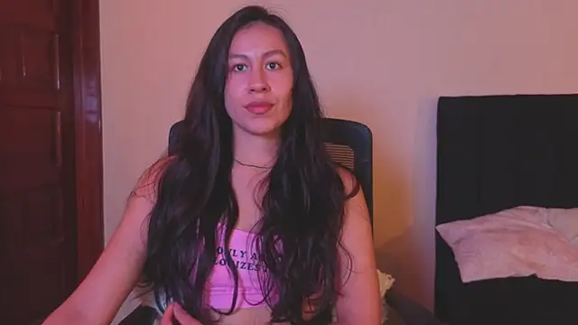 Snapshot of EmiGomez_ chatting on 12, 7, 2026 EmiGomez online show from 12, 7, 2026