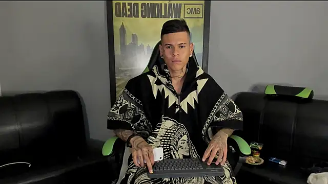 Snapshot of jamesinked_ chatting on 20, 12, 2024 jamesinked  online show from 20, 12, 2024