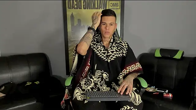 Snapshot of jamesinked_ chatting on 23, 12, 2024 jamesinked  online show from 23, 12, 2024