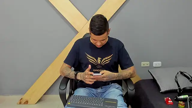 Snapshot of jamesinked_ chatting on 24, 12, 2024 jamesinked  online show from 24, 12, 2024