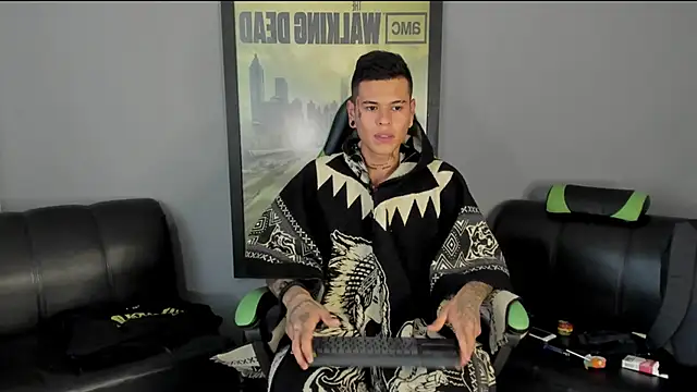 Snapshot of jamesinked_ chatting on 30, 12, 2024 jamesinked  online show from 30, 12, 2024