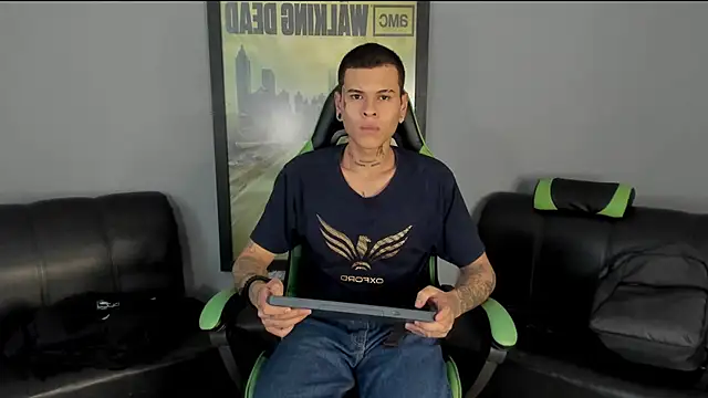 Snapshot of jamesinked_ chatting on 11, 1, 2025 jamesinked  online show from 11, 1, 2025