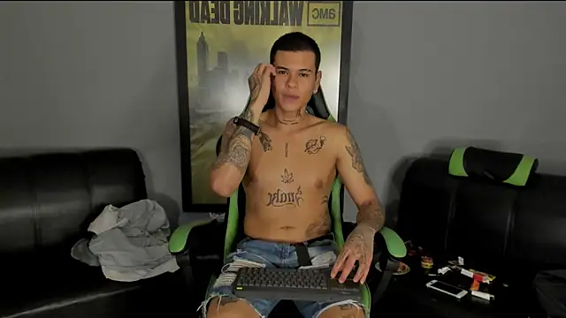 Snapshot of jamesinked_ chatting on 14, 1, 2025 jamesinked  online show from 14, 1, 2025