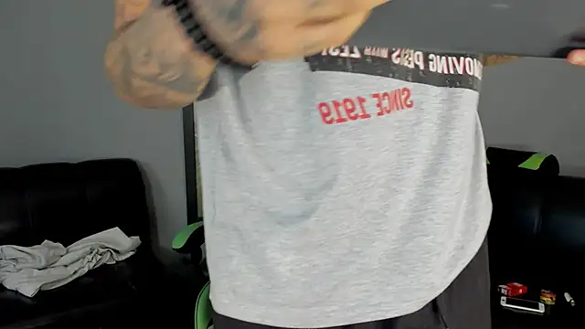 Snapshot of jamesinked_ chatting on 27, 1, 2025 jamesinked  online show from 27, 1, 2025