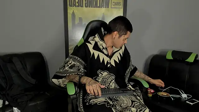 Snapshot of jamesinked_ chatting on 5, 2, 2025 jamesinked  online show from 5, 2, 2025