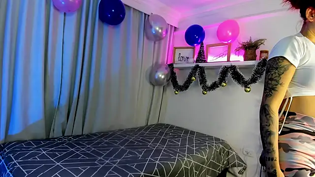 susyy7 online show from 4, 12, 2025