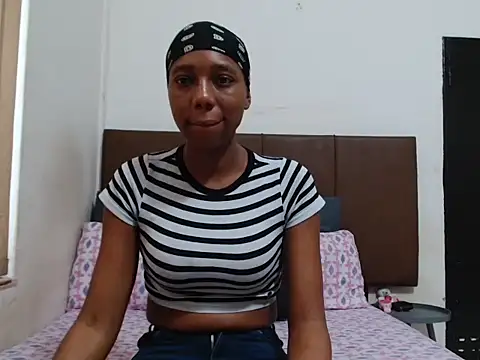 Snapshot of Sweet_nicole98 chatting on 17, 5, 2026 Sweet nicole98 online show from 17, 5, 2026