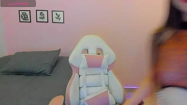 Snapshot of sophie_pazz chatting on 19, 6, 2026 sophie pazz online show from 19, 6, 2026