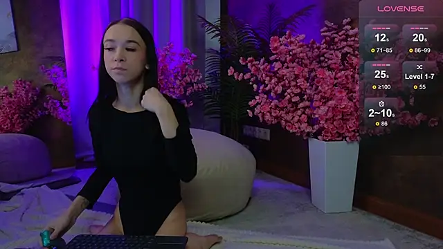 Snapshot of LilithStrangfor chatting on 10, 10, 2025 LilithStrangfor online show from 10, 10, 2025