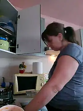 larylary6969 online show from 12, 12, 2024