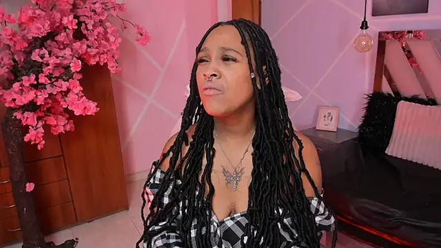 Snapshot of Elith_noa chatting on 20, 9, 2025 Elith noa online show from 20, 9, 2025